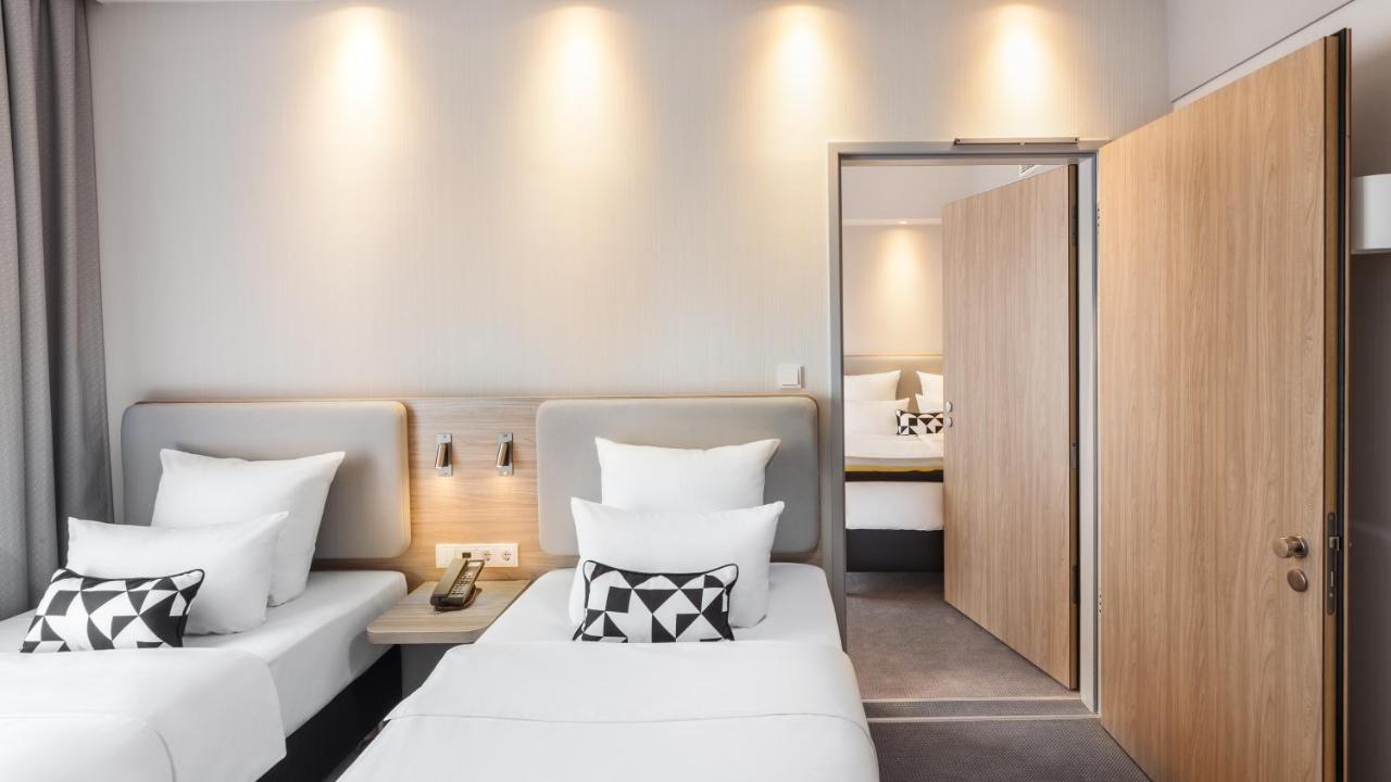 Holiday Inn Express - Munich North By Ihg Munique Exterior foto