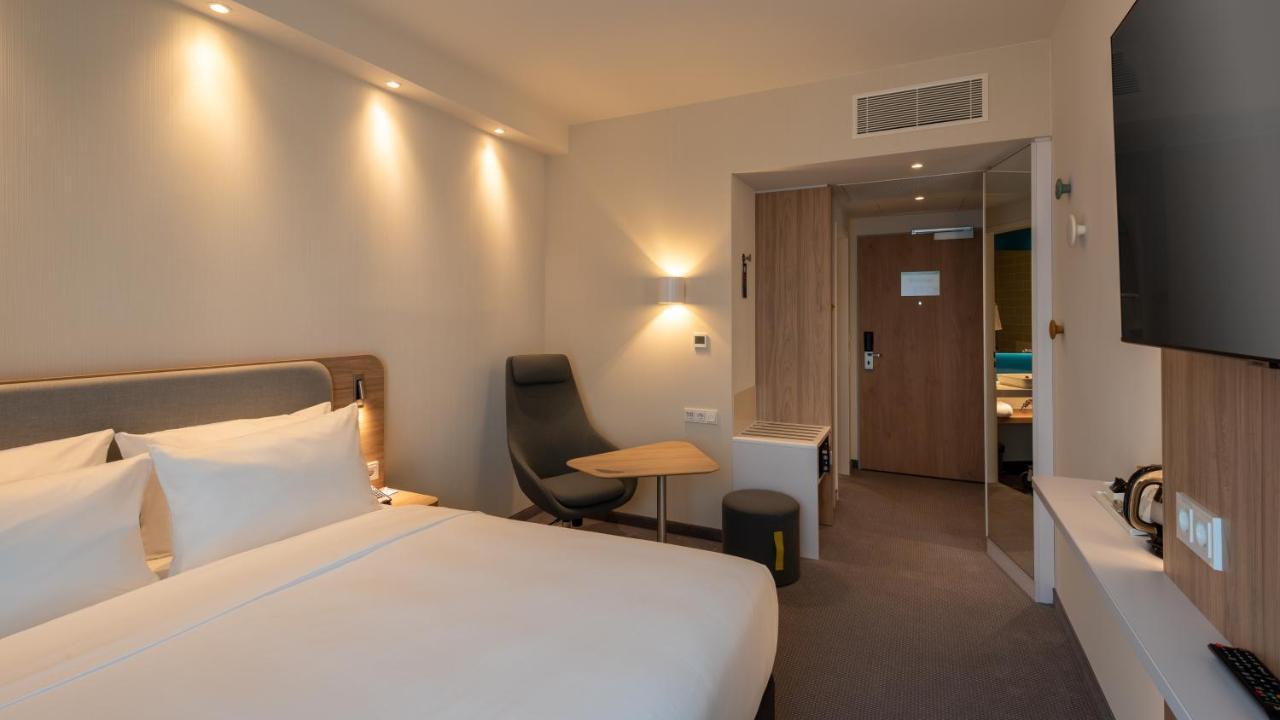 Holiday Inn Express - Munich North By Ihg Munique Exterior foto